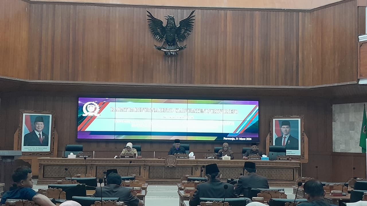 Rapat Paripurna DPRD Kabupaten Purworejo Bahas LKPJ Bupati Tahun Anggaran 2025