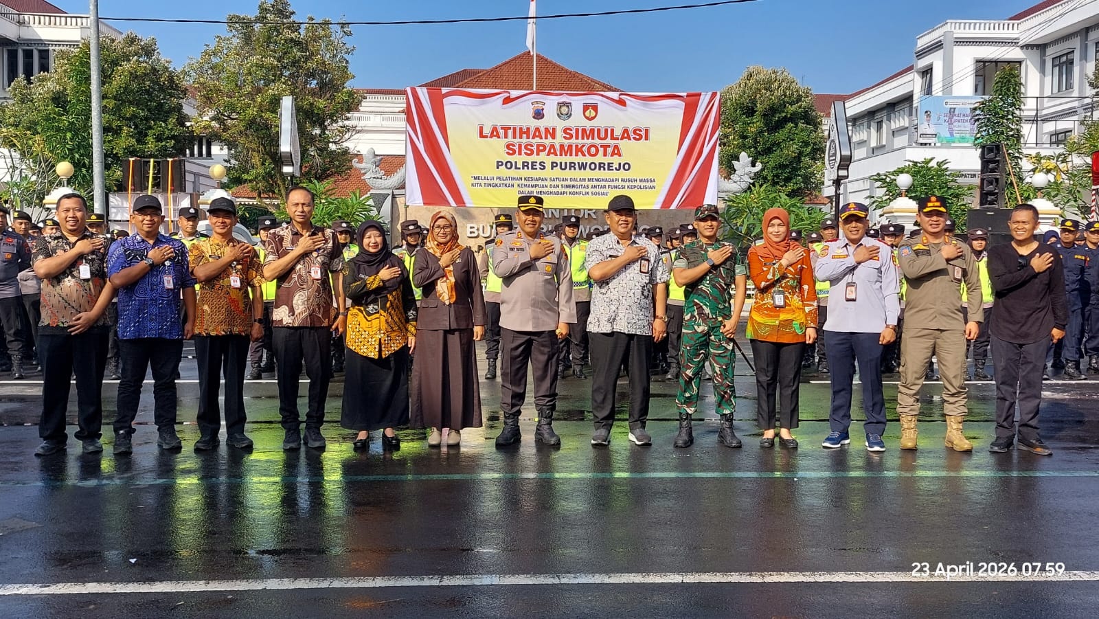 Latihan Sispamkota Polres Purworejo Tingkatkan Kesiapsiagaan Hadapi Konflik Sosial
